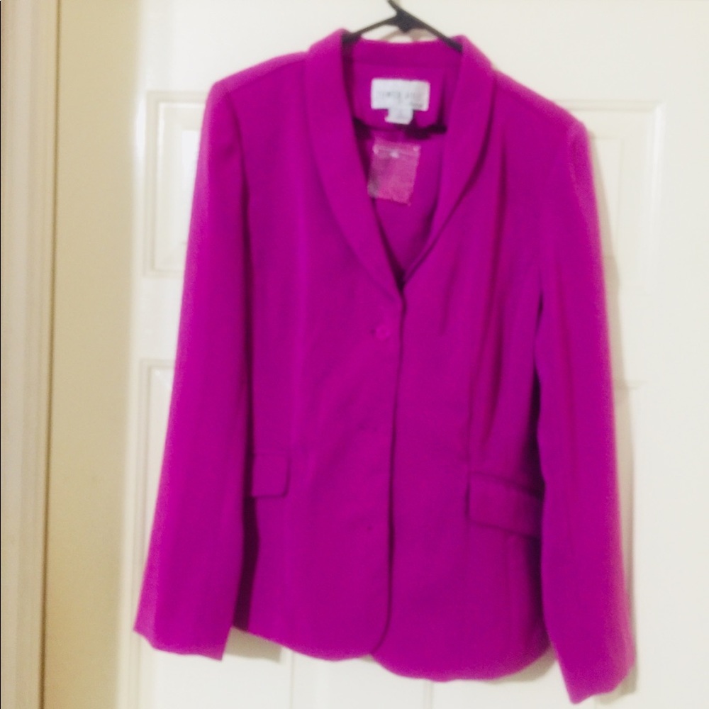 SOLD!!!! 2 pc Tower Hill skirt suit